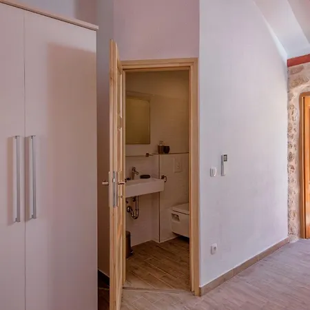 Kuce Hvar Villa *