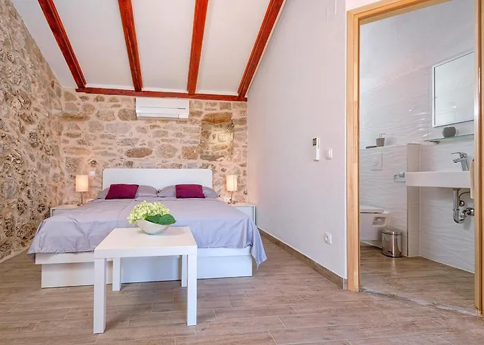 Kuce Hvar Villa Pitve
