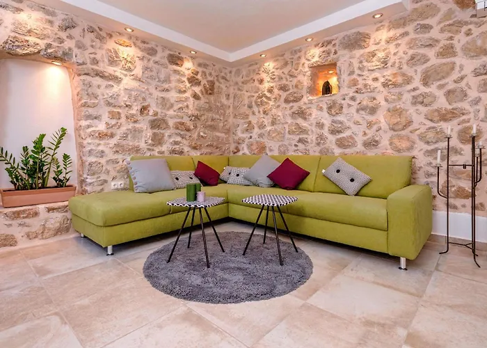 Kuce Hvar Villa *