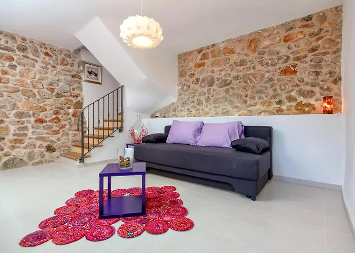 Kuce Hvar Vila Pitve