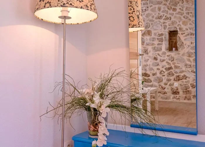Kuce Hvar Pitve