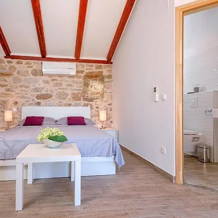 Kuce Hvar Vila Pitve