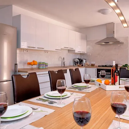 Kuce Hvar Vila Pitve